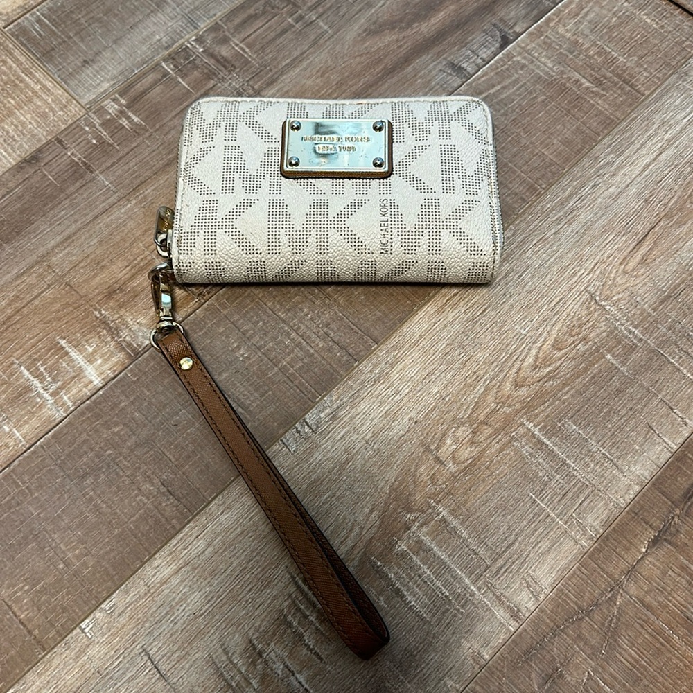 Michael Kors, small wallet, wristlet cream color with gold accents